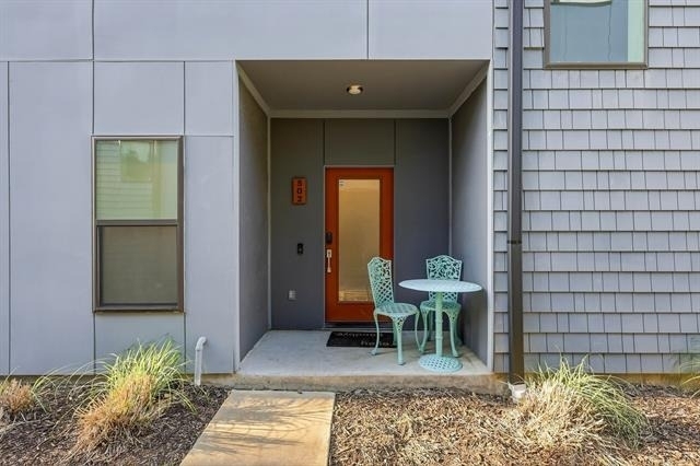 427 W 10th Street - Photo 4