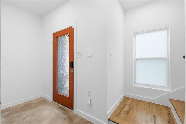 427 W 10th Street - Photo 5