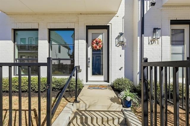 129 Garden Court E - Photo 2