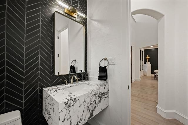 320 W Highland Street - Photo 6
