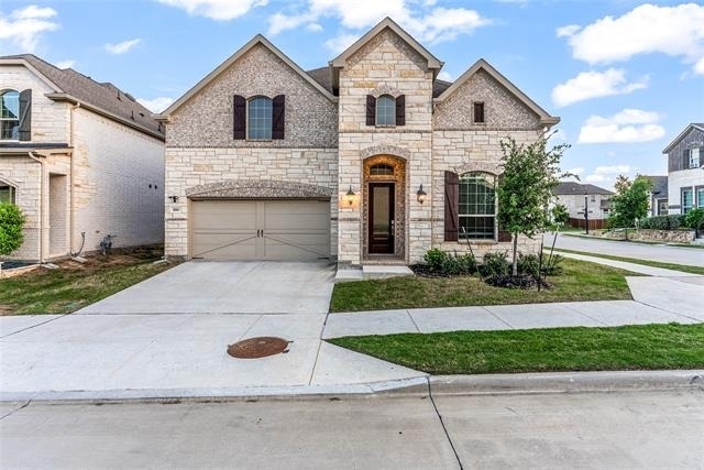 300 Foxglove Hill - Photo 0