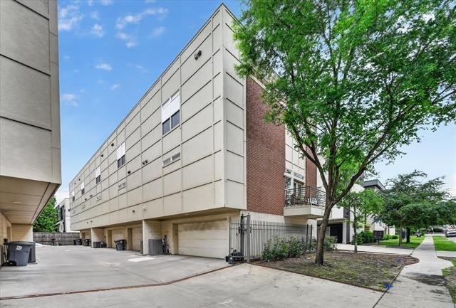 5618 Lindell Avenue - Photo 1