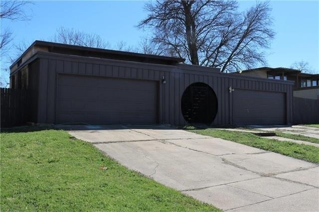 6319 Walraven Circle - Photo 2