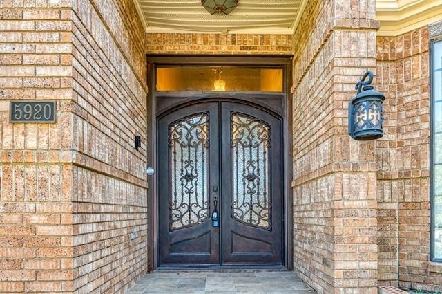 5920 Encore Drive - Photo 2