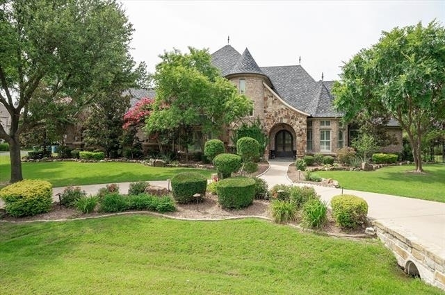1824 Broken Bend Drive - Photo 0