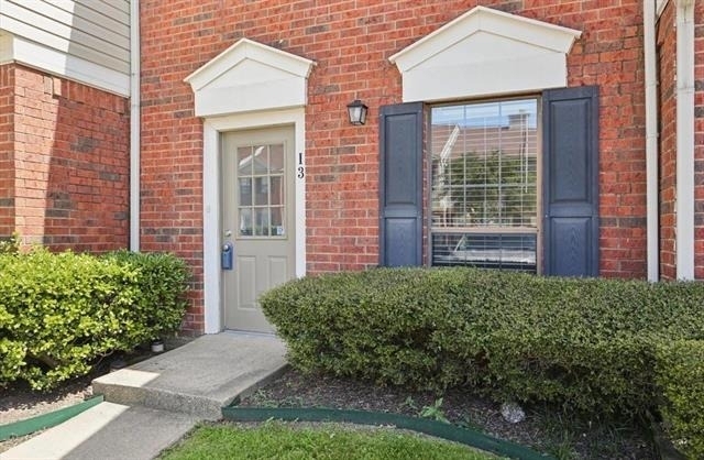 204 Samuel Boulevard - Photo 0