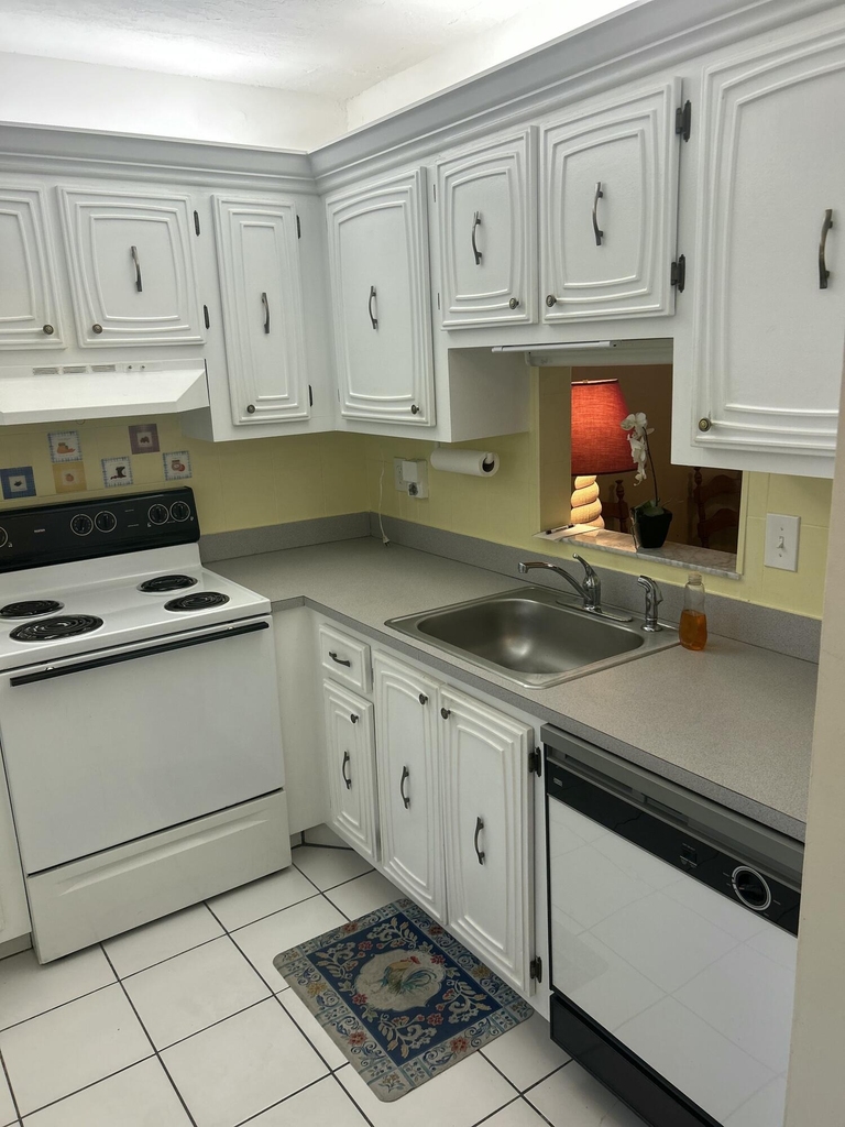 2801 Somerset Drive - Photo 9