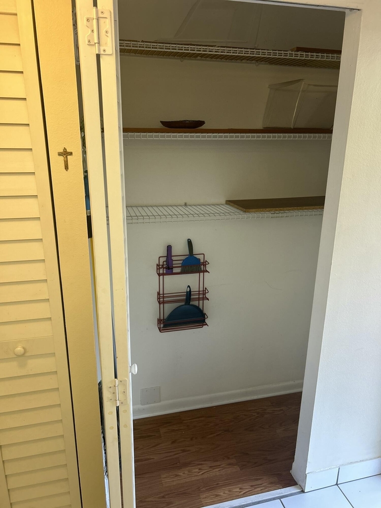 2801 Somerset Drive - Photo 7