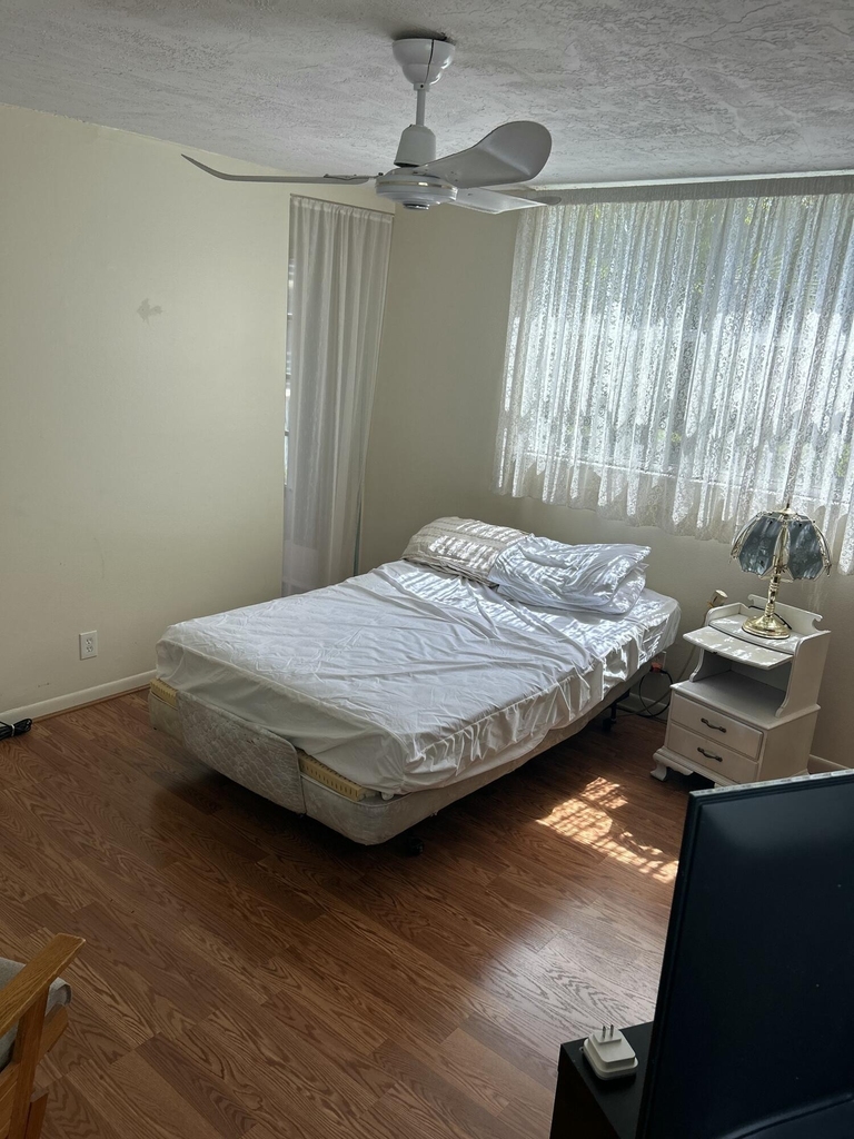 2801 Somerset Drive - Photo 3