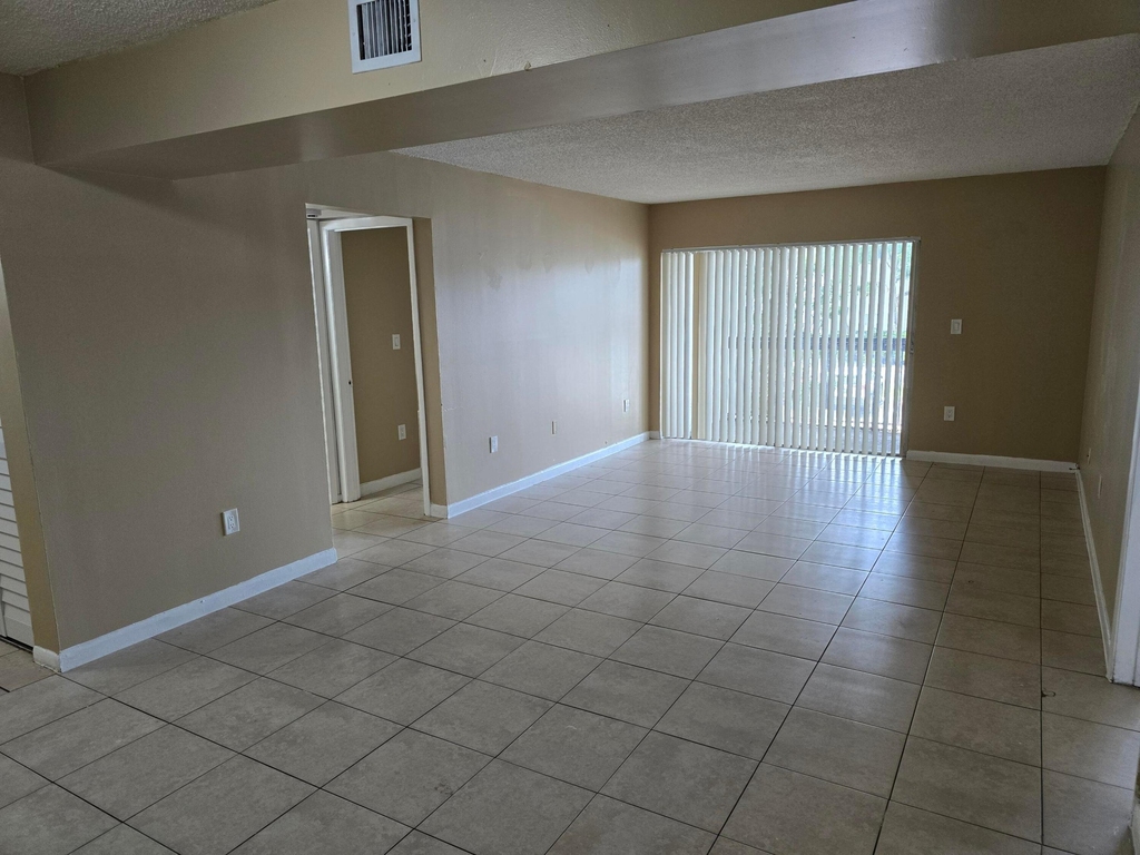 711 N Pine Island Road - Photo 6