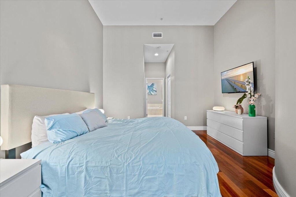 801 S Olive Avenue - Photo 12
