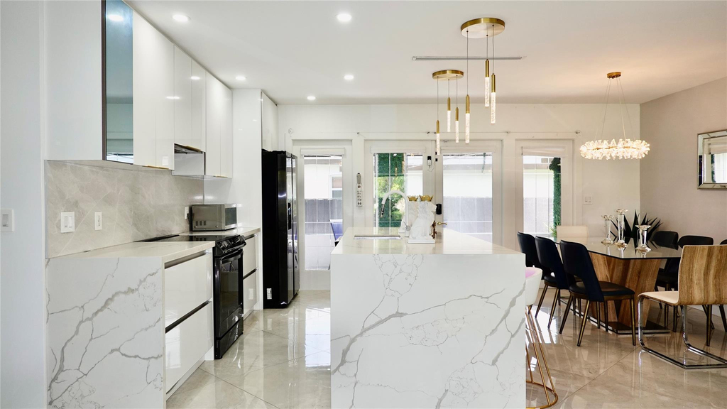 1100 Buchanan Street - Photo 1