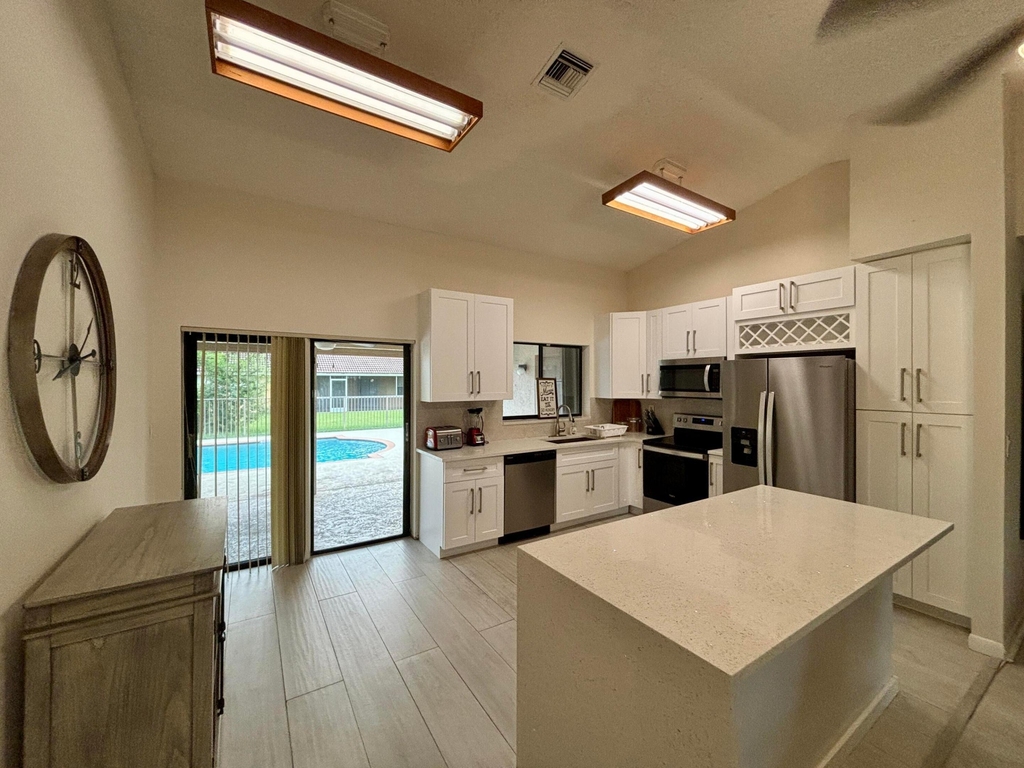 2153 Amesbury Circle - Photo 6