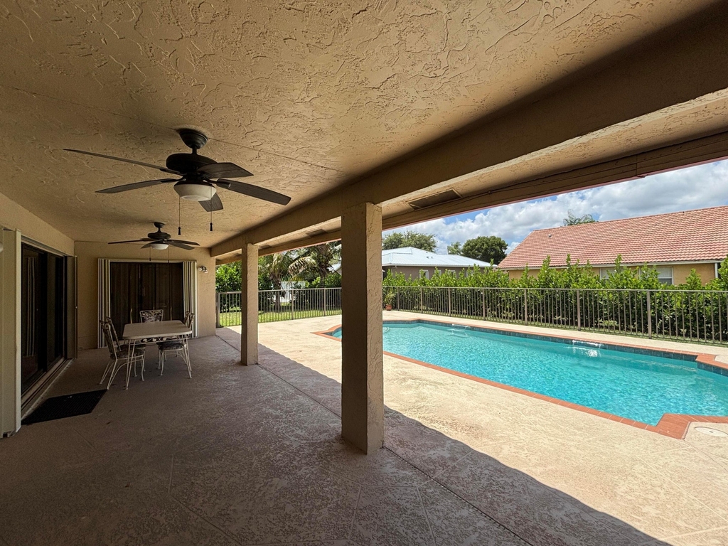 2153 Amesbury Circle - Photo 27