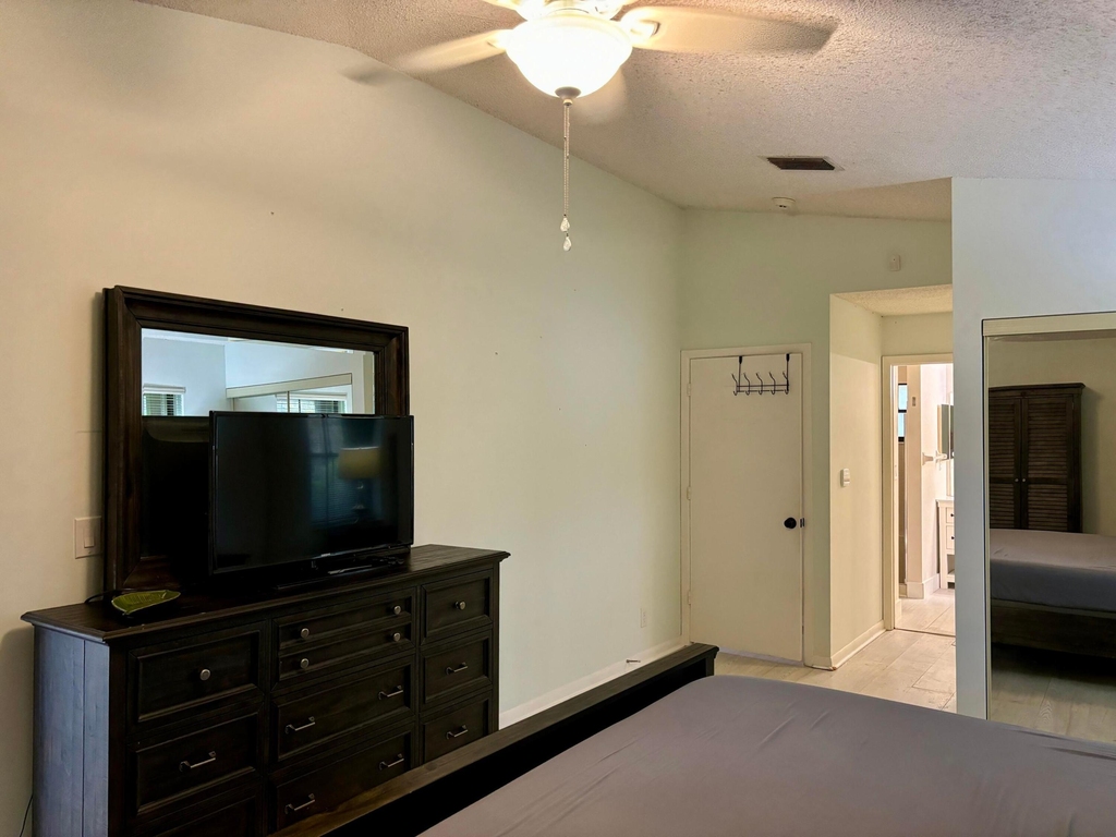 2153 Amesbury Circle - Photo 13