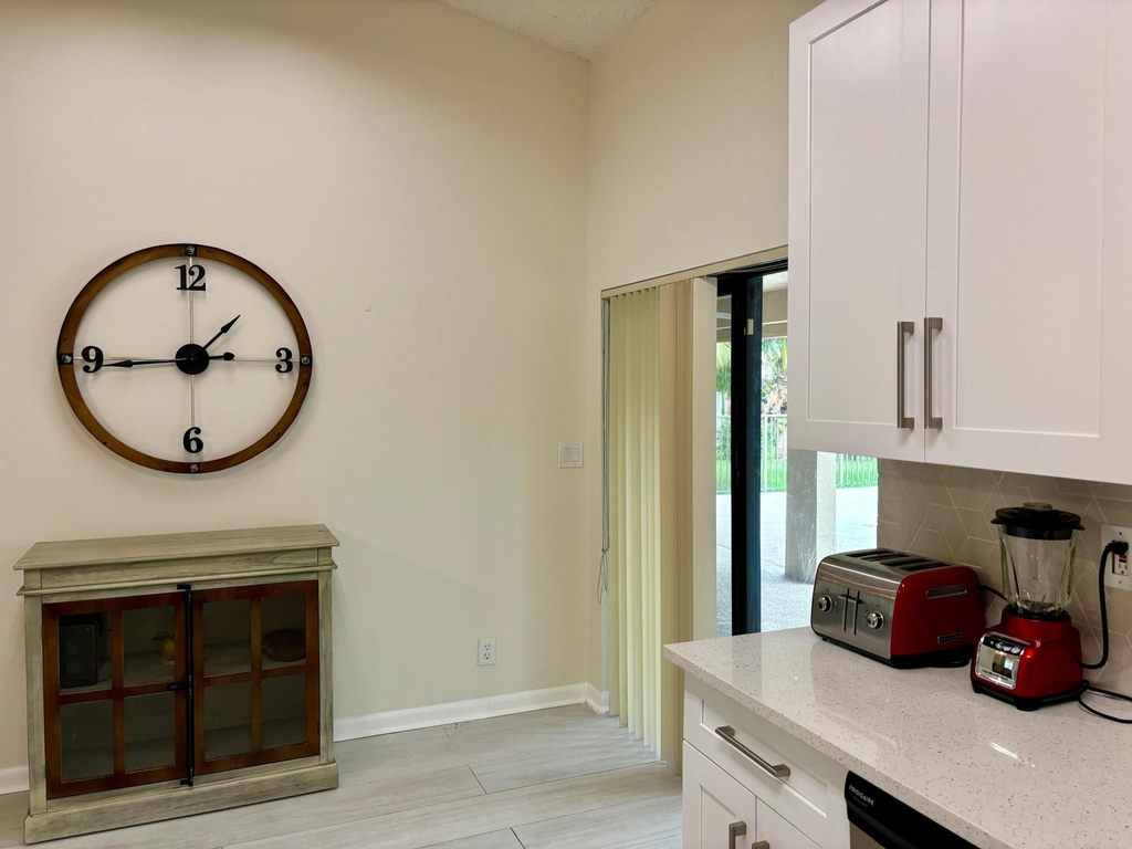 2153 Amesbury Circle - Photo 9