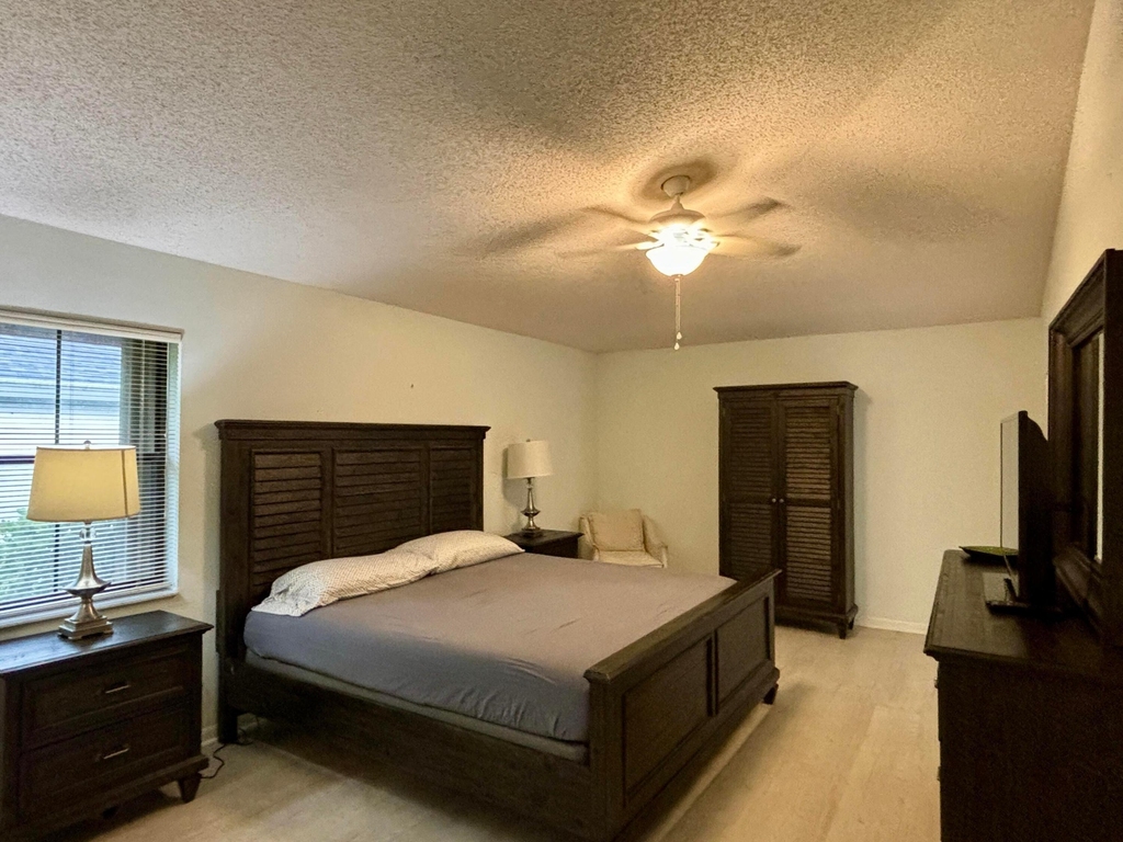 2153 Amesbury Circle - Photo 11