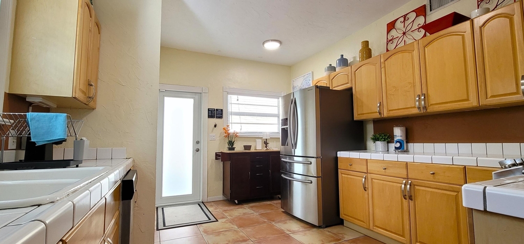 517 31st Street - Photo 10