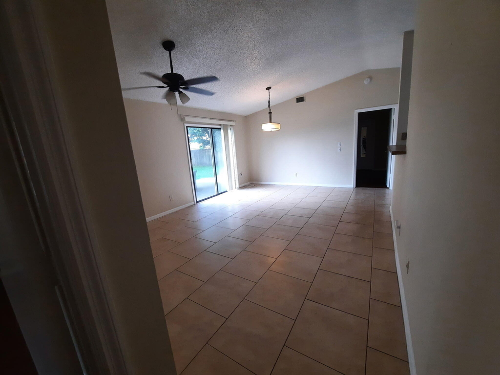3912 Sw Mccrory Street - Photo 2