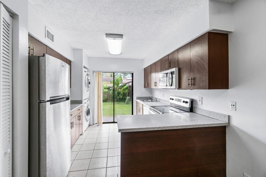 1837 Nw 94th Avenue - Photo 12