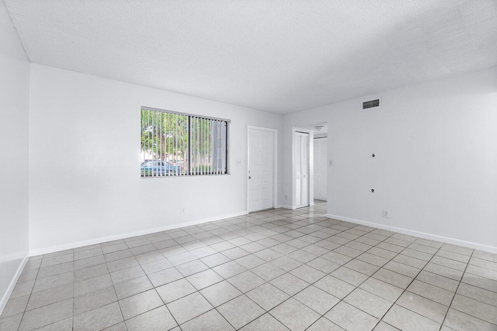 1837 Nw 94th Avenue - Photo 4