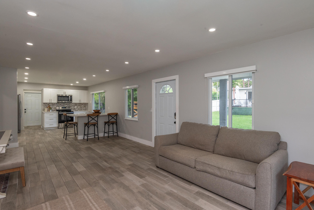13487 Barwick Road - Photo 4