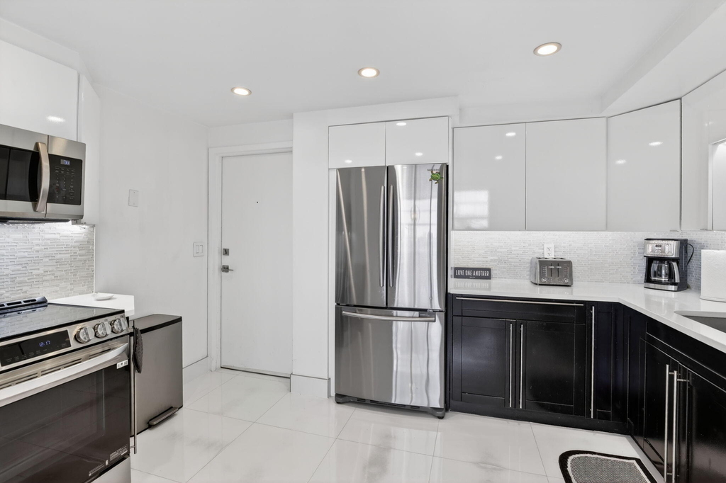 1170 N Federal Highway - Photo 19