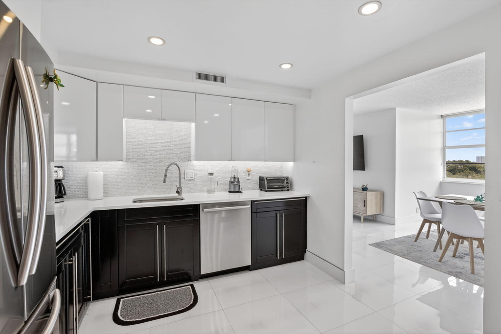 1170 N Federal Highway - Photo 16