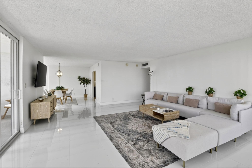 1170 N Federal Highway - Photo 2