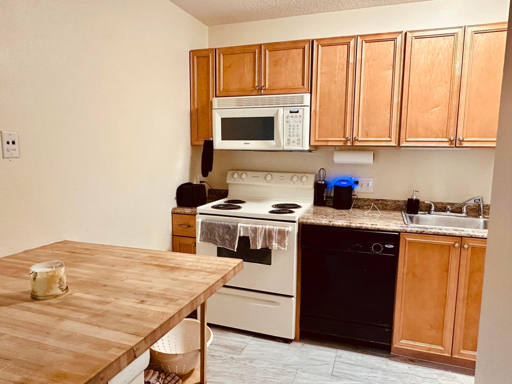 225 S Tropical Trail - Photo 3