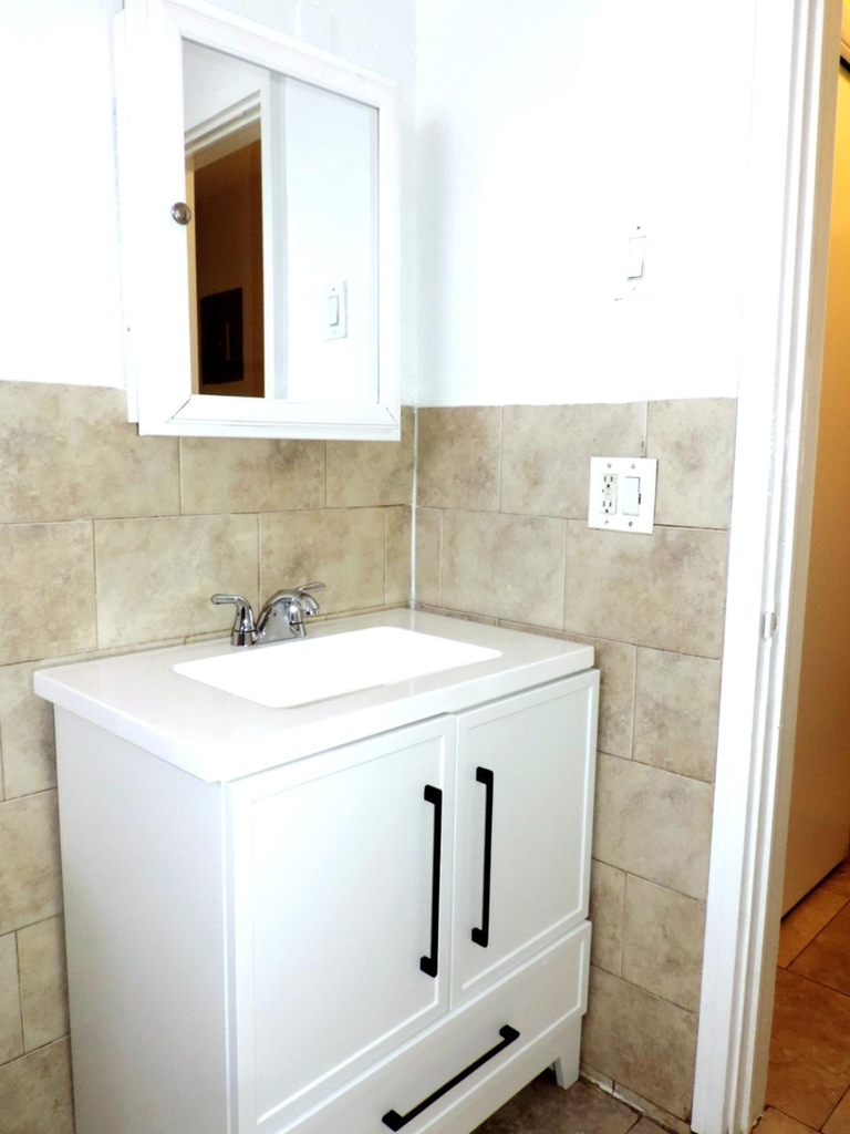 1621 Sw 6th Avenue - Photo 1