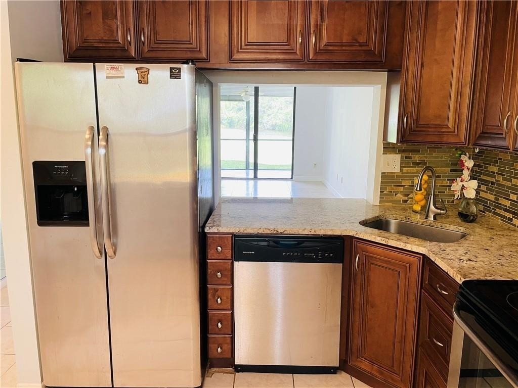 2900 Nw 42nd Avenue - Photo 5