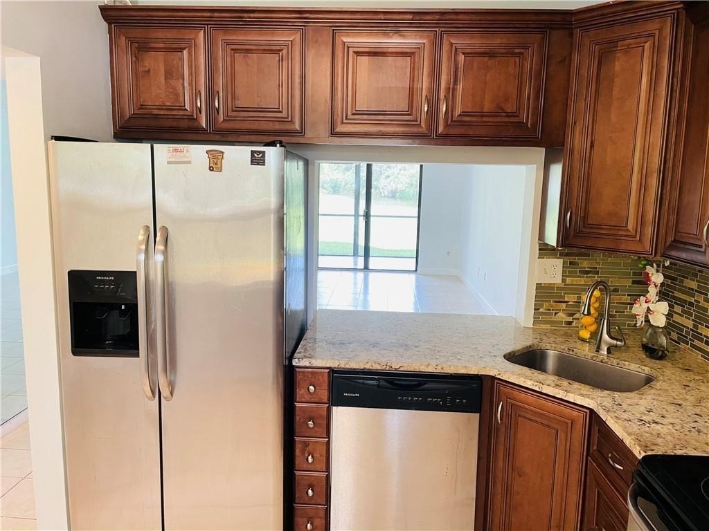 2900 Nw 42nd Avenue - Photo 6