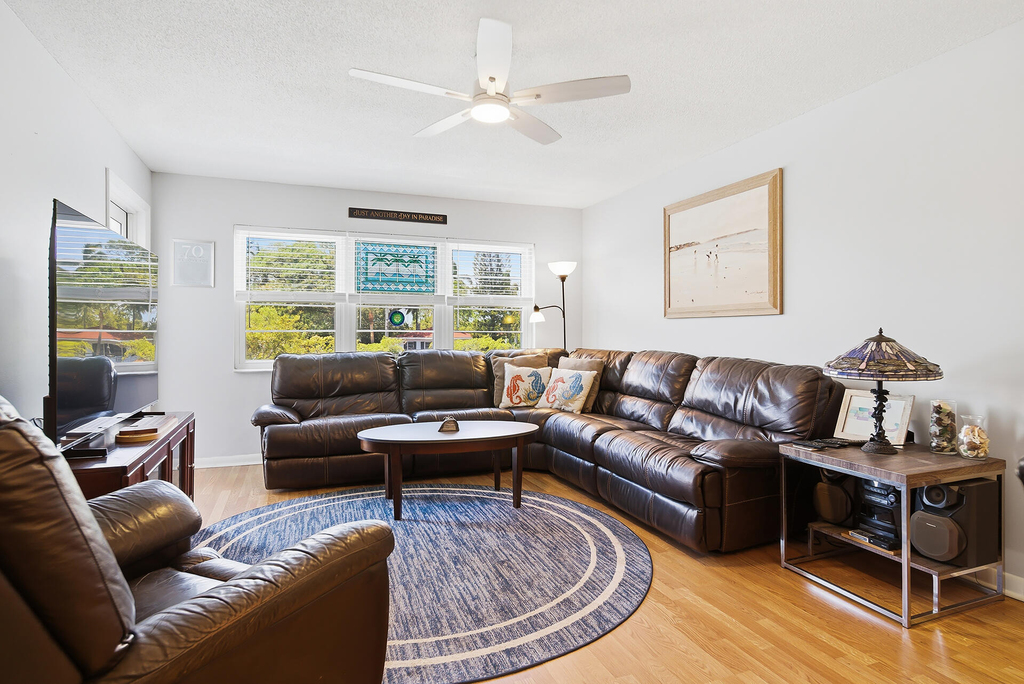 1502 S Lakeside Drive - Photo 1