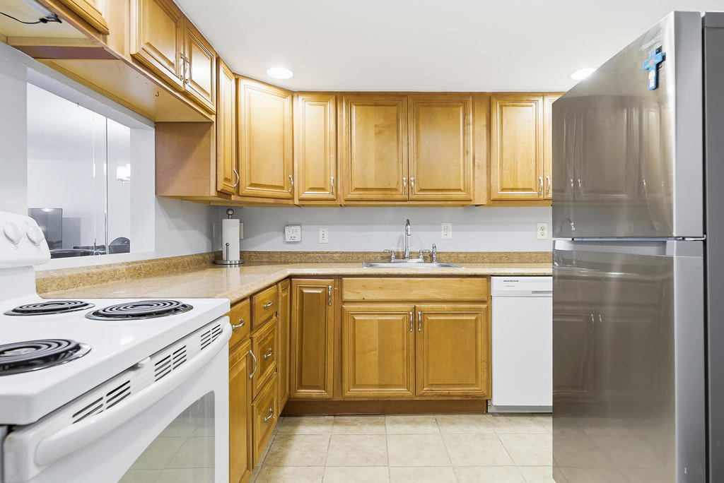 1502 S Lakeside Drive - Photo 7