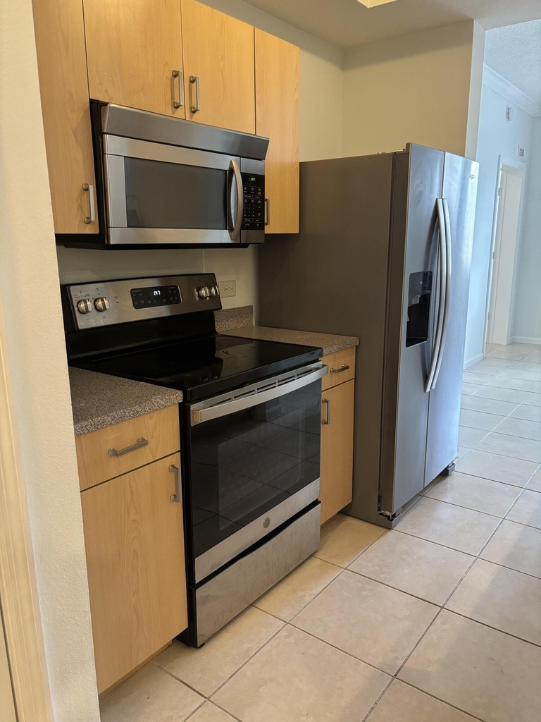 533 Ne 3rd Avenue - Photo 12