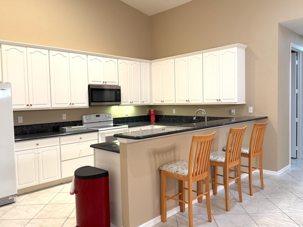 6510 Oxford Circle - Photo 3
