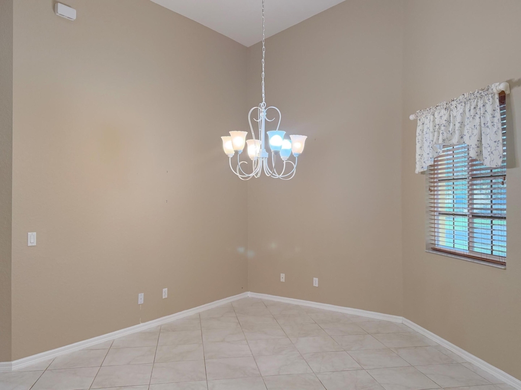 6510 Oxford Circle - Photo 6