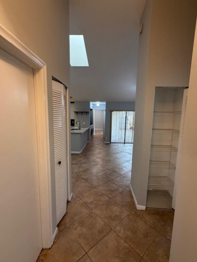 3076 S Oakland Forest Drive - Photo 2