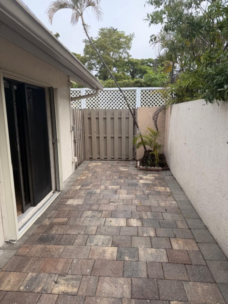 3076 S Oakland Forest Drive - Photo 11