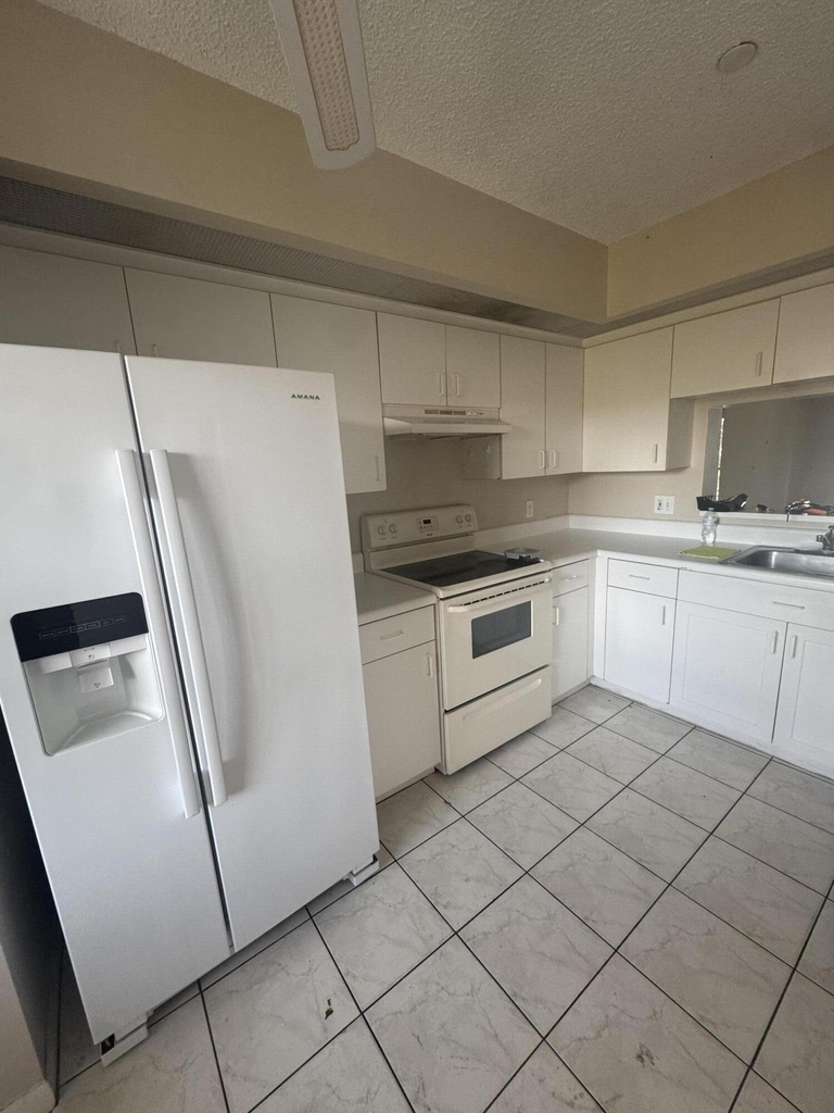 701 Sw 141st Avenue - Photo 7