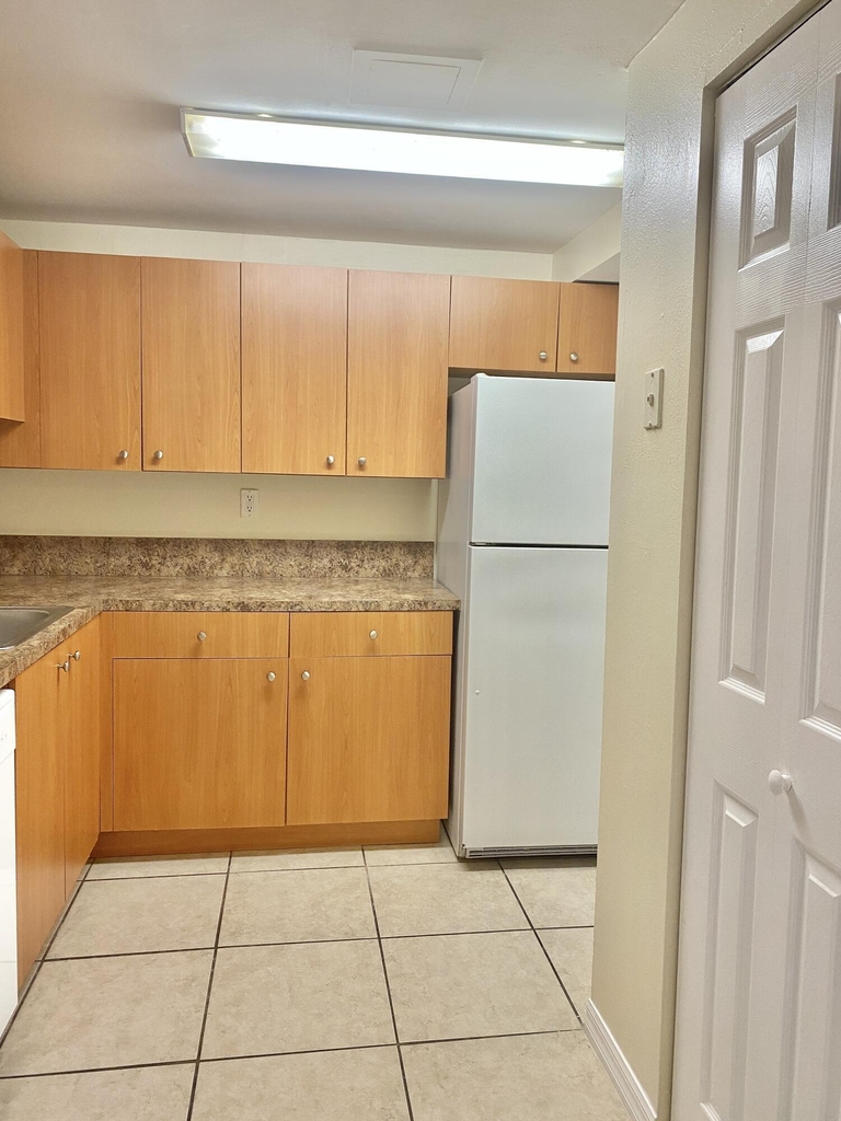 405 Executive Center Drive - Photo 1
