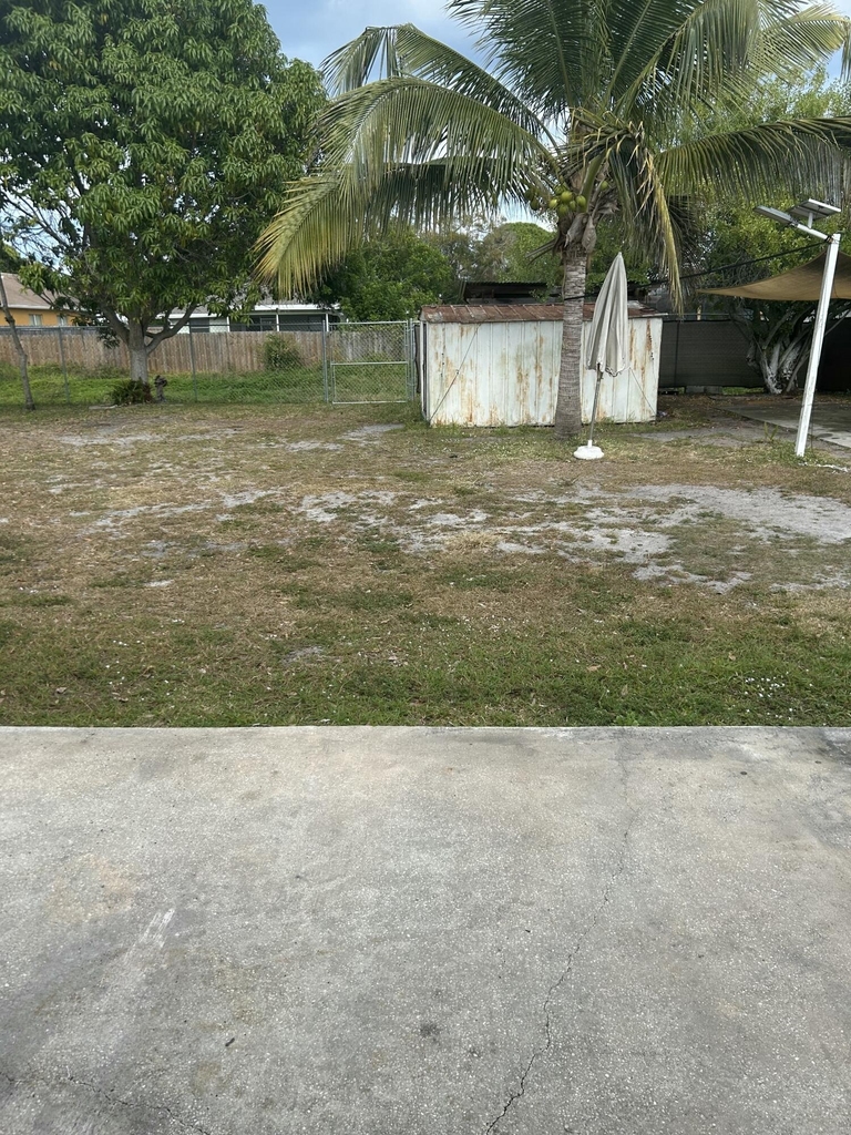 2289 Se Seamist Street - Photo 15
