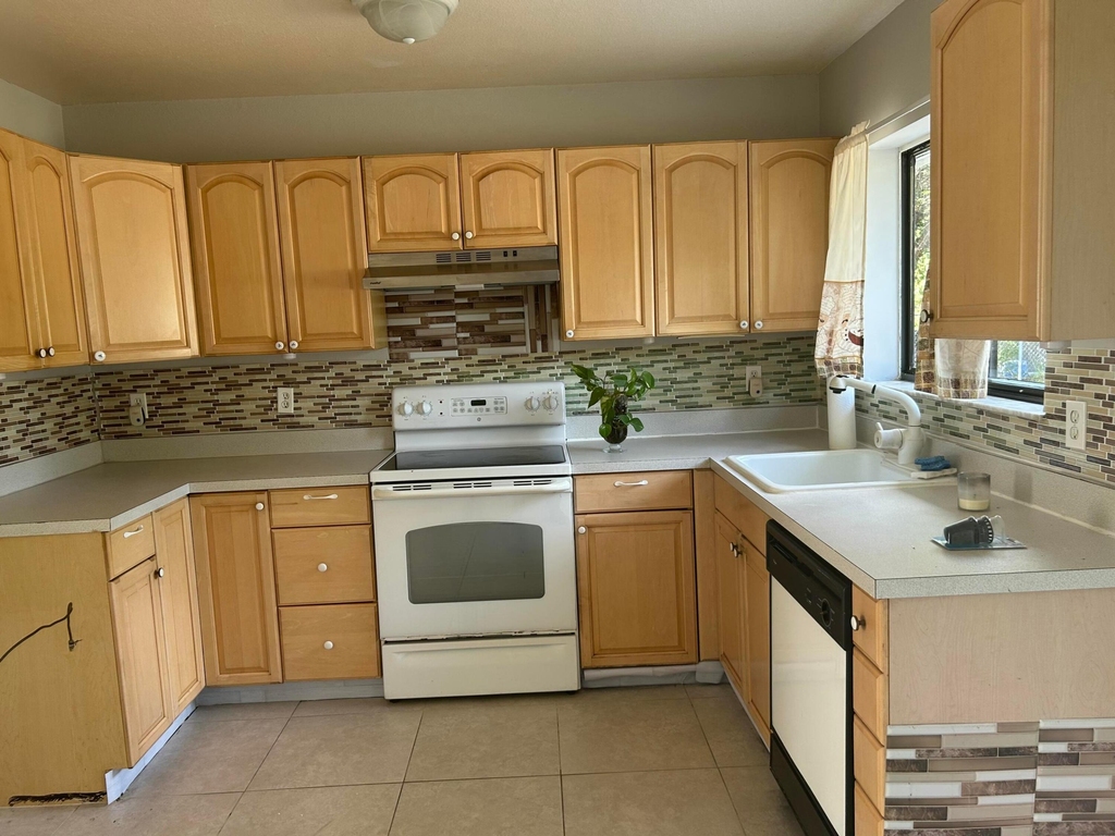 2289 Se Seamist Street - Photo 5