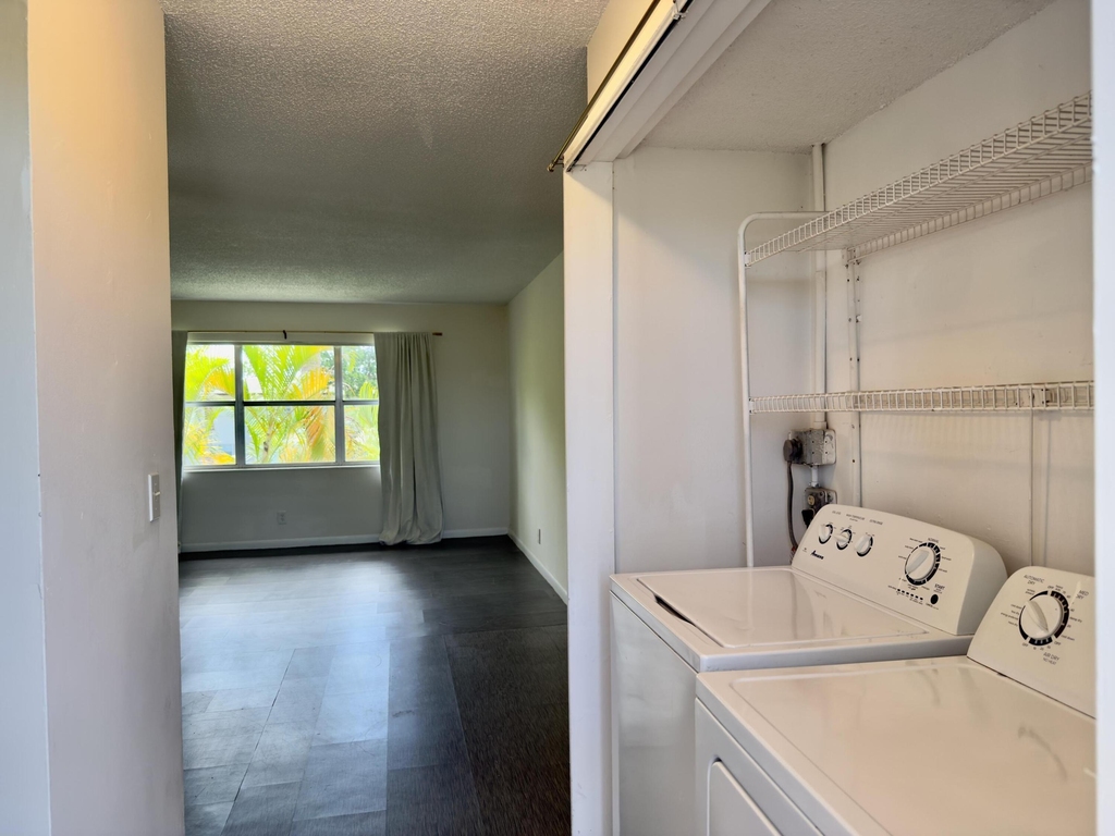 560 Se 2nd Avenue - Photo 12