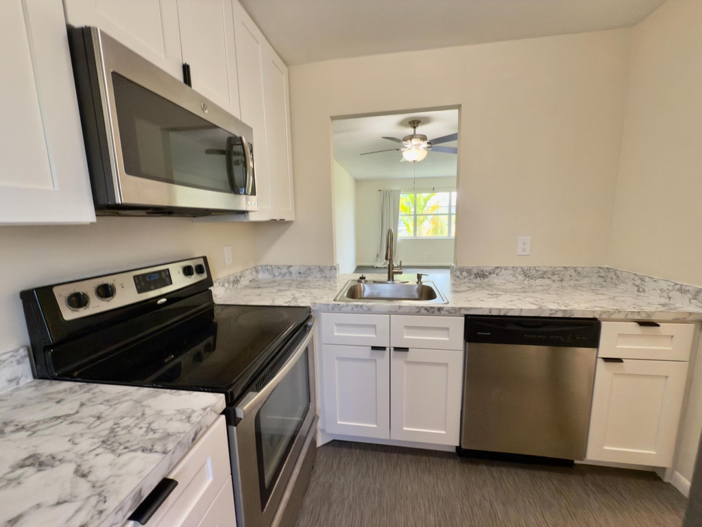 560 Se 2nd Avenue - Photo 4