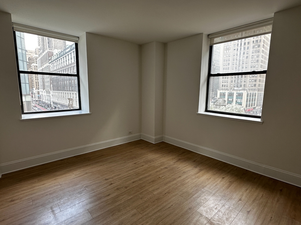 West 34th Street - Photo 2