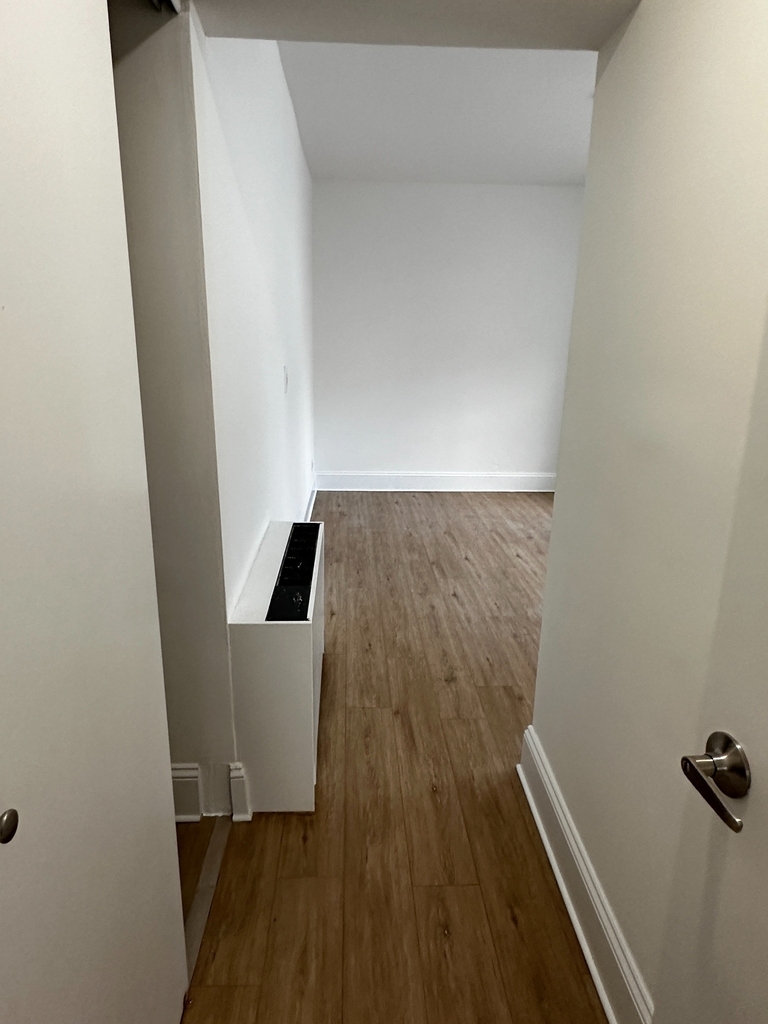 West 34th Street - Photo 6