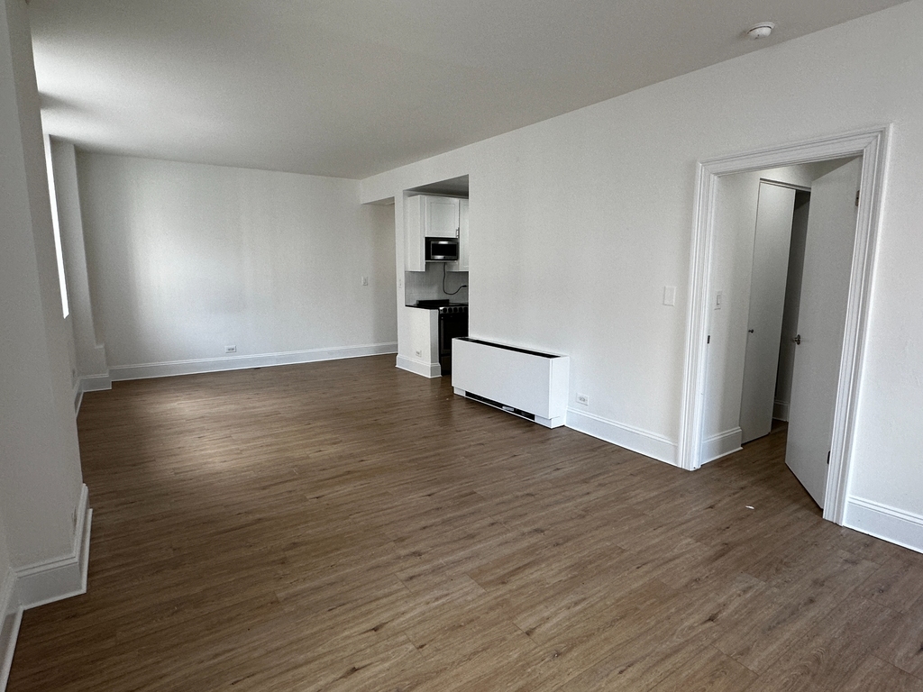 West 34th Street - Photo 12