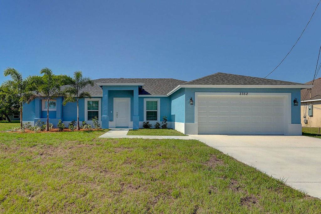 2352 Sw Plum Court - Photo 0